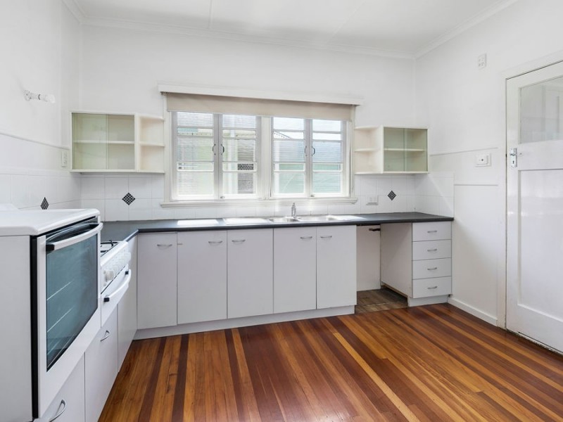 26 Lloyd Street, Camp Hill QLD 4152