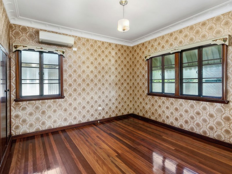 26 Lloyd Street, Camp Hill QLD 4152