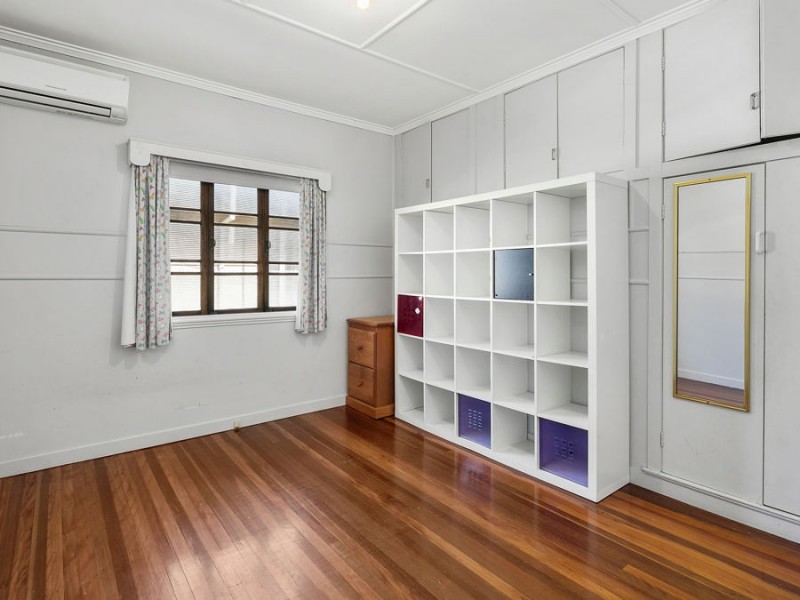 26 Lloyd Street, Camp Hill QLD 4152