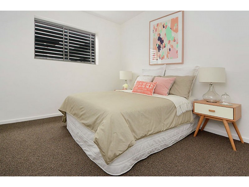 4 / 19 Pickwick St, Cannon Hill QLD 4170