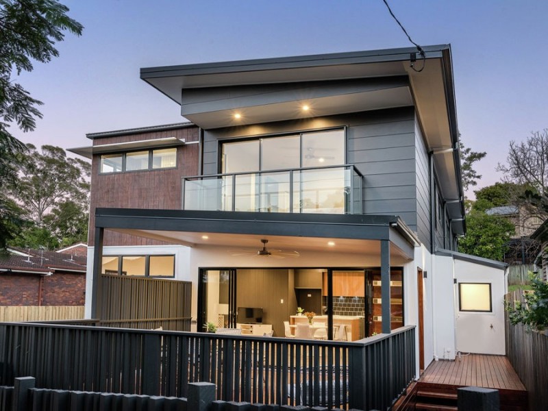 21 Barradine St, Greenslopes QLD 4120