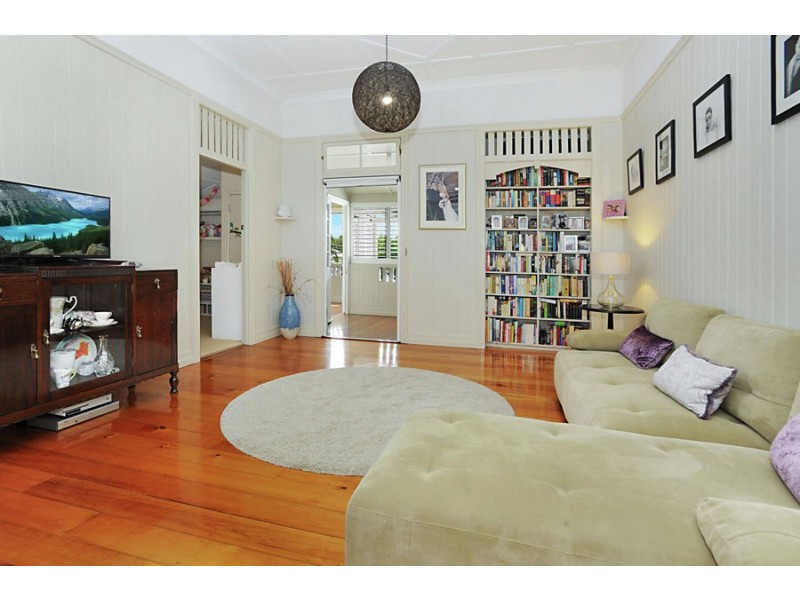 21 Contay St, Holland Park QLD 4121