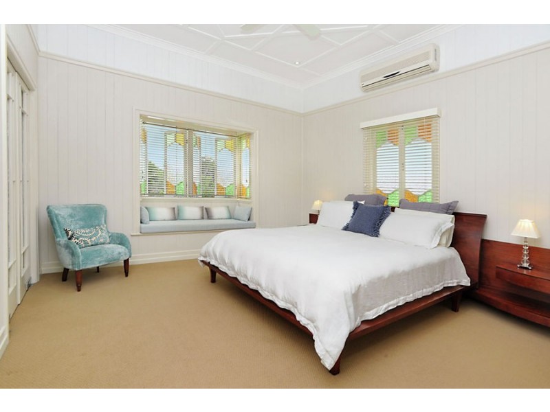 21 Contay St, Holland Park QLD 4121