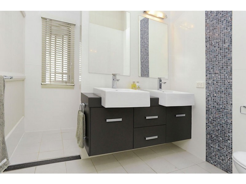 21 Contay St, Holland Park QLD 4121