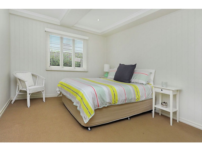 21 Contay St, Holland Park QLD 4121