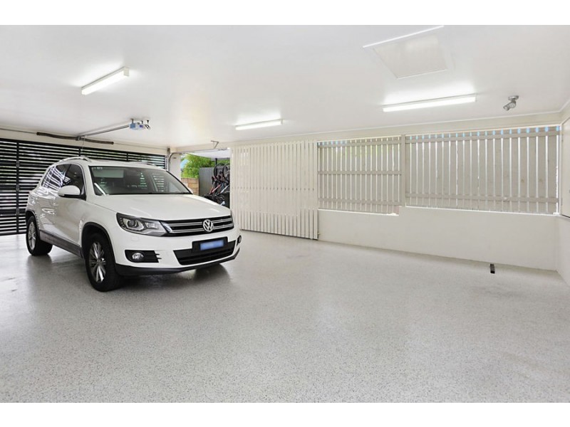 21 Contay St, Holland Park QLD 4121