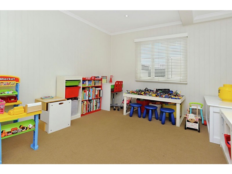 21 Contay St, Holland Park QLD 4121