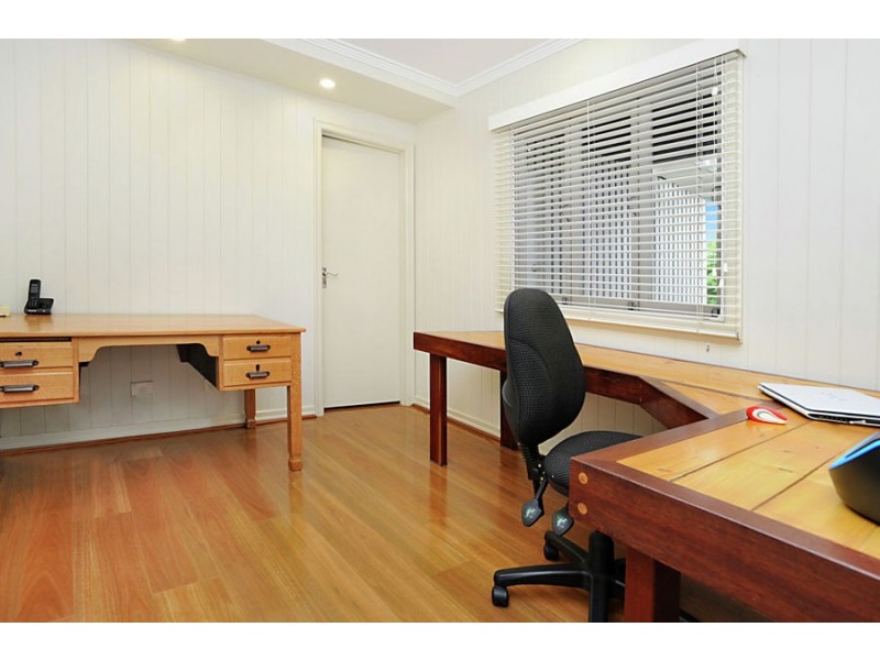 21 Contay St, Holland Park QLD 4121