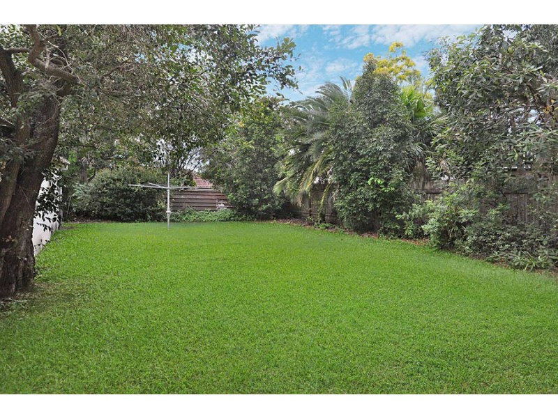 490 Cavendish Road, Coorparoo QLD 4151