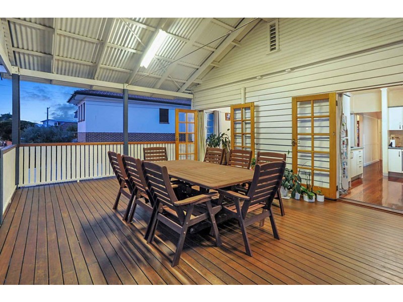 37 Oateson Skyline Dr, Seven Hills QLD 4170