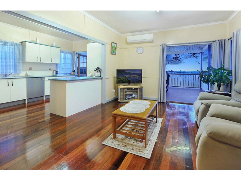 37 Oateson Skyline Dr, Seven Hills QLD 4170