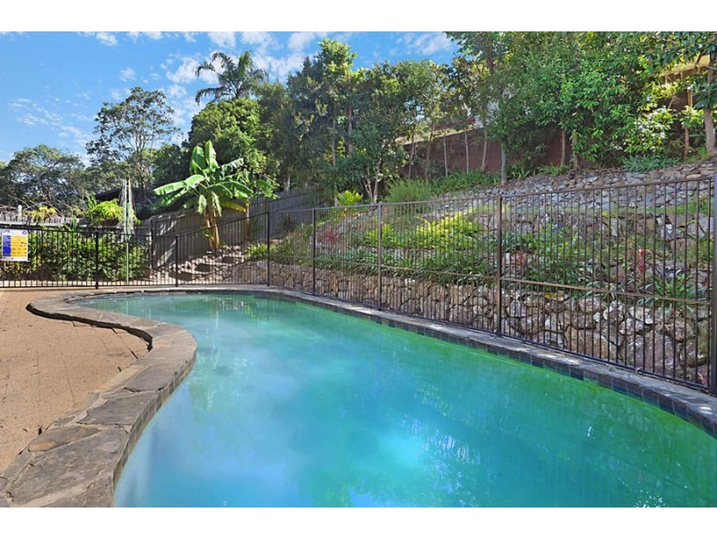22 Cluden St, Holland Park West QLD 4121
