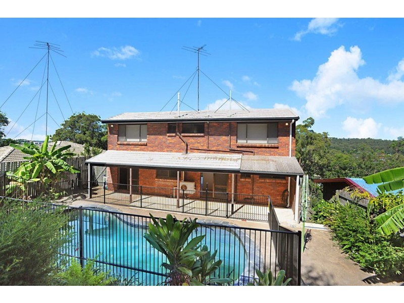 22 Cluden St, Holland Park West QLD 4121