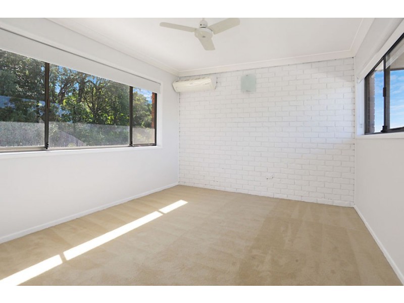 22 Cluden St, Holland Park West QLD 4121