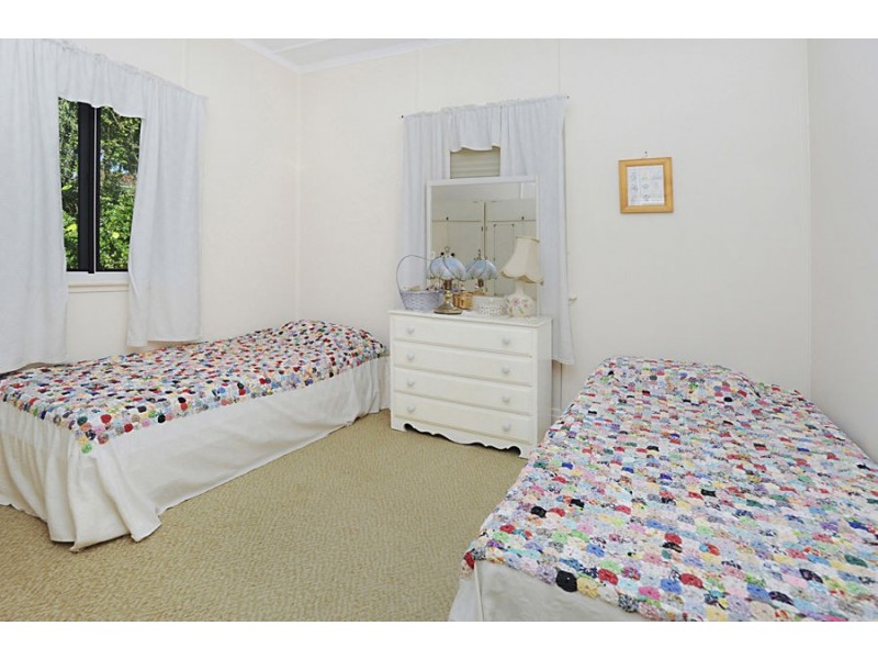 61 Melbourne Ave, Camp Hill QLD 4152