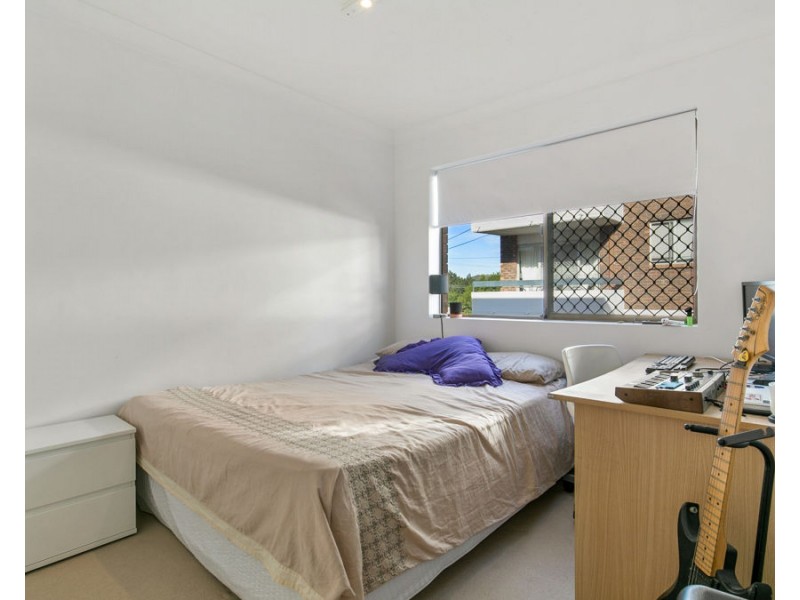 2/233 Cavendish Rd, Coorparoo QLD 4151