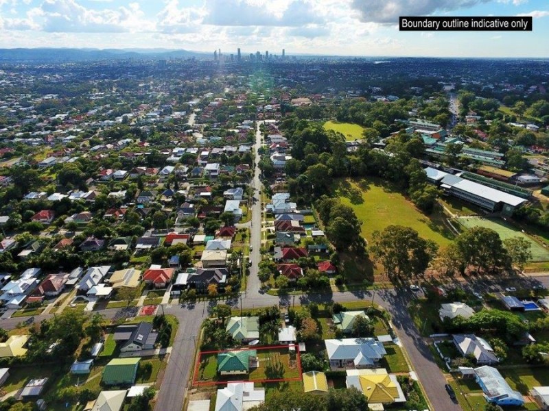 4 Rowton Street, Holland Park QLD 4121