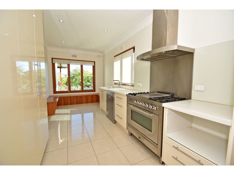 41 Raby Road, Coorparoo QLD 4151
