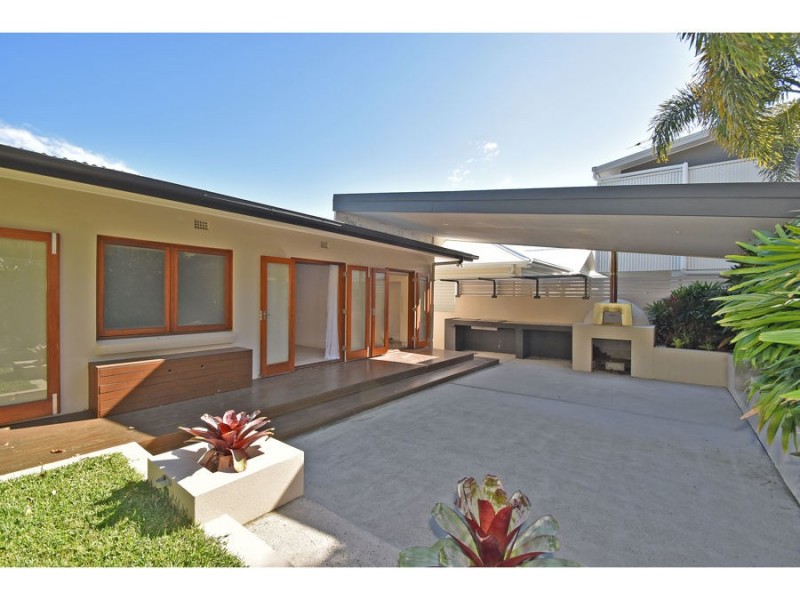 41 Raby Road, Coorparoo QLD 4151