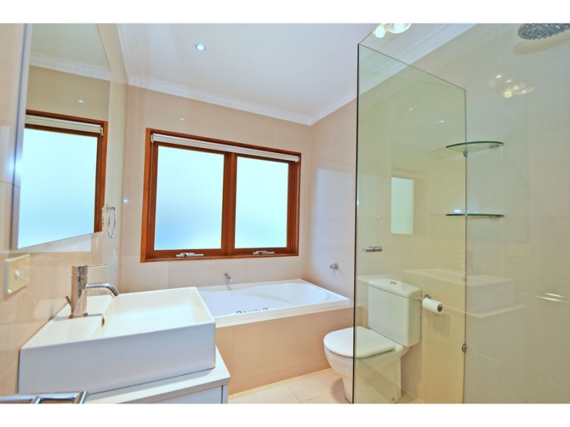 41 Raby Road, Coorparoo QLD 4151