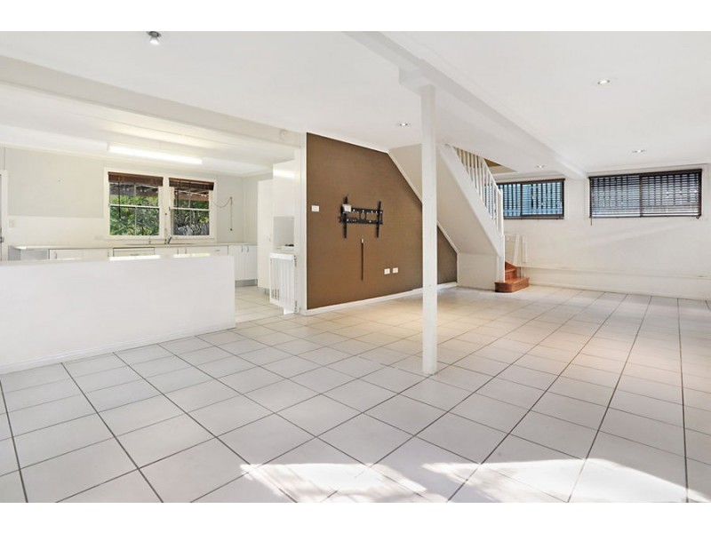 14 Macrossan Ave, Norman Park QLD 4170