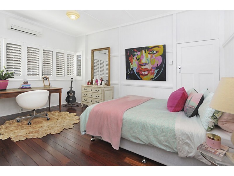 8 Goring Street, Coorparoo QLD 4151