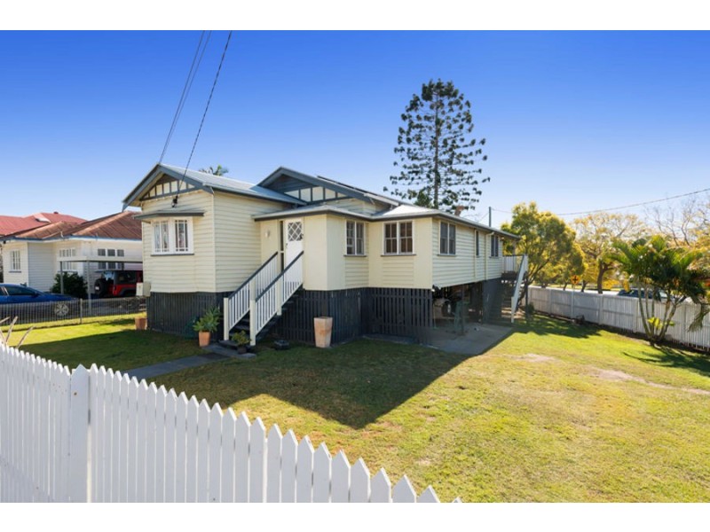 22 Gibson Crescent, Holland Park QLD 4121