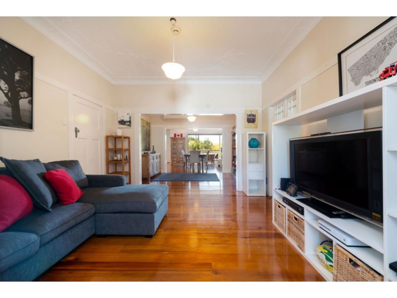 22 Gibson Crescent, Holland Park QLD 4121