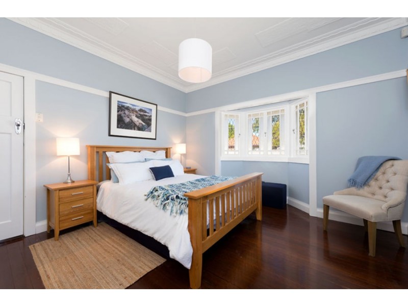 22 Gibson Crescent, Holland Park QLD 4121