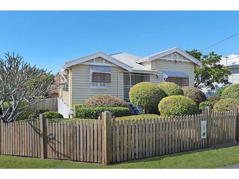 2 Peasant St, Holland Park West QLD 4121