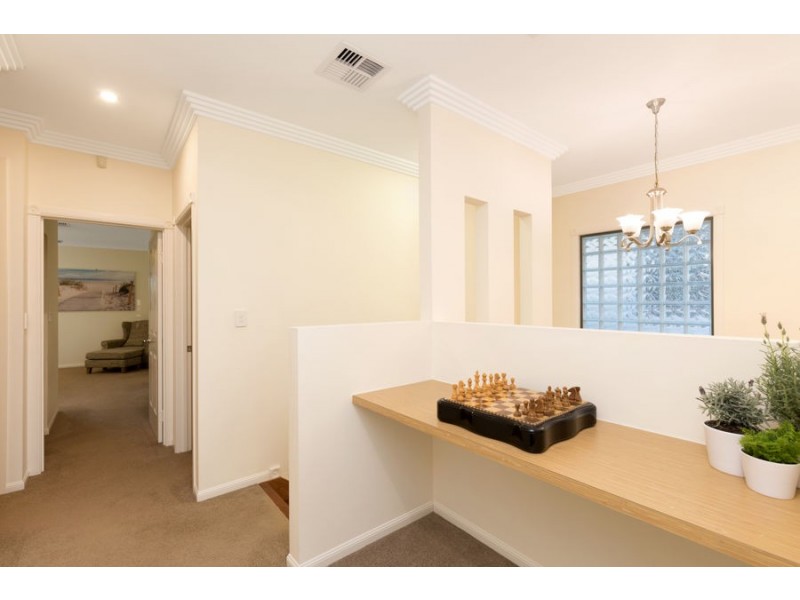 8 St Leonards Street, Coorparoo QLD 4151