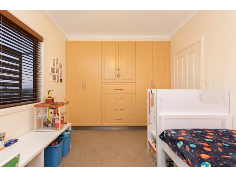 8 St Leonards Street, Coorparoo QLD 4151