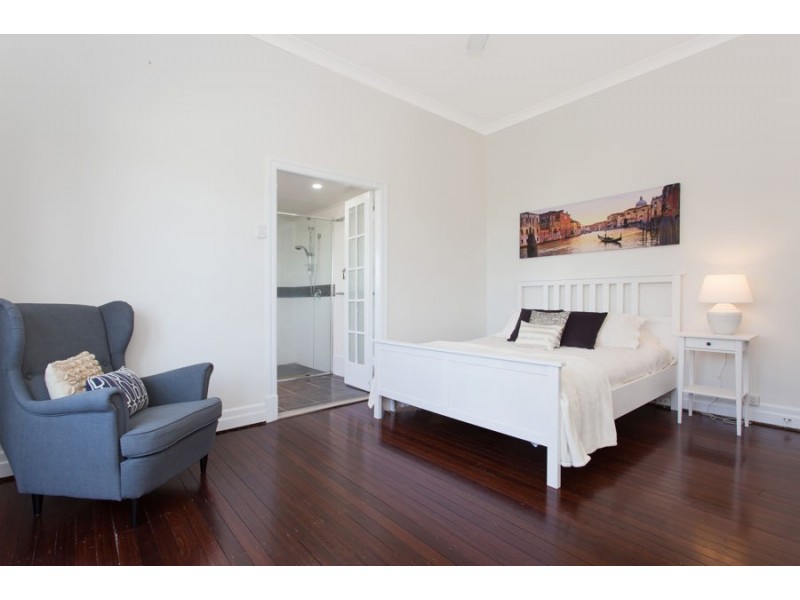 33 Primmer Street, Coorparoo QLD 4151