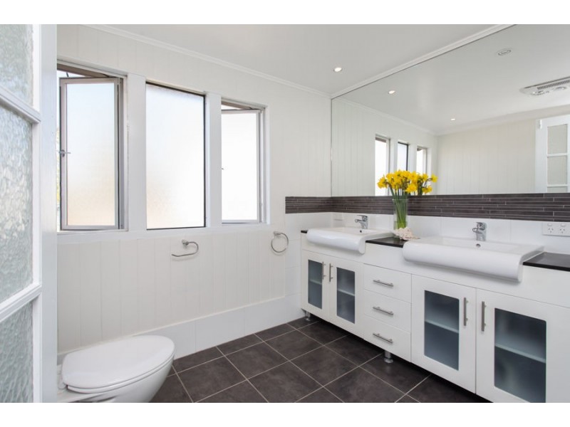 33 Primmer Street, Coorparoo QLD 4151