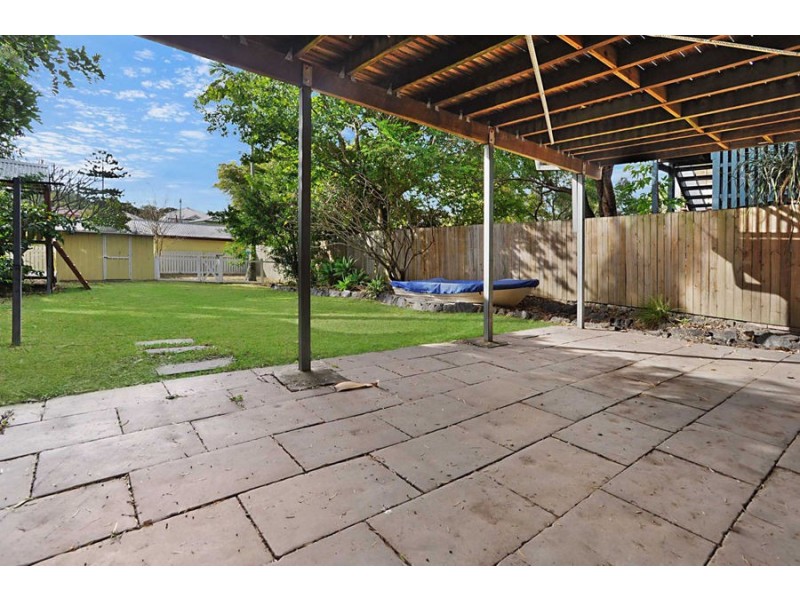 14 Macrossan Ave, Norman Park QLD 4170
