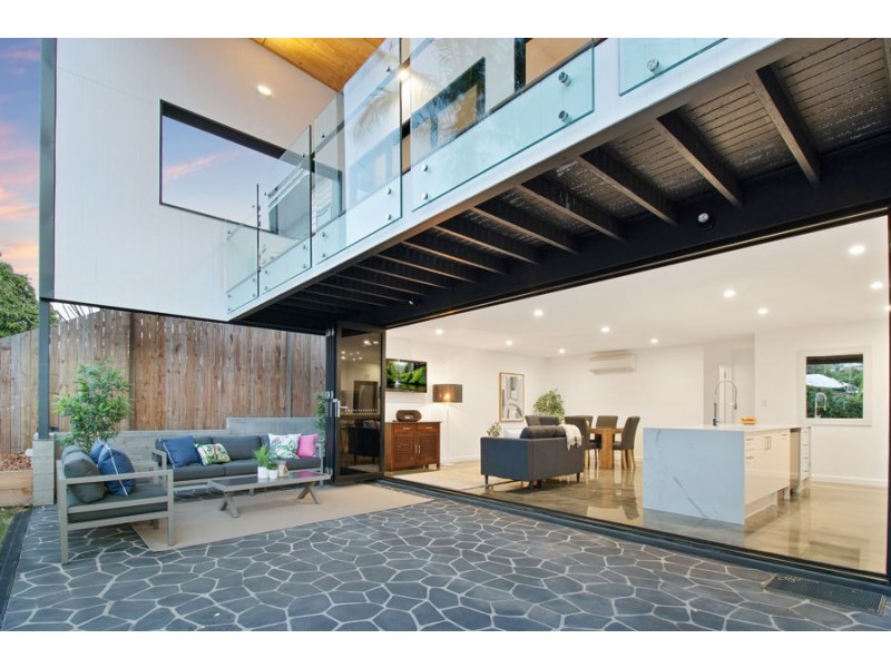 140 Macrossan Avenue, Norman Park QLD 4170