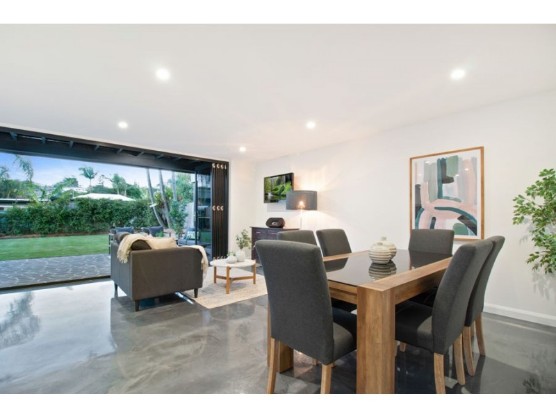 140 Macrossan Avenue, Norman Park QLD 4170