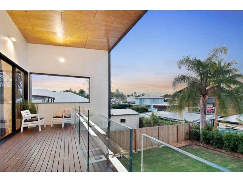 140 Macrossan Avenue, Norman Park QLD 4170
