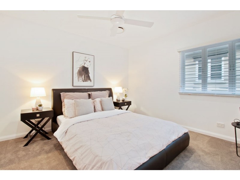140 Macrossan Avenue, Norman Park QLD 4170
