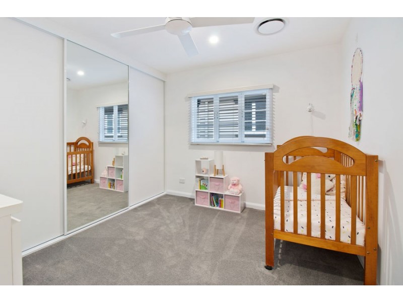 140 Macrossan Avenue, Norman Park QLD 4170