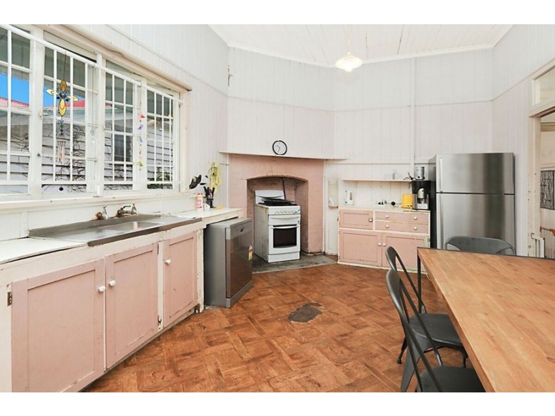 37 Walmsley St, Kangaroo Point QLD 4169