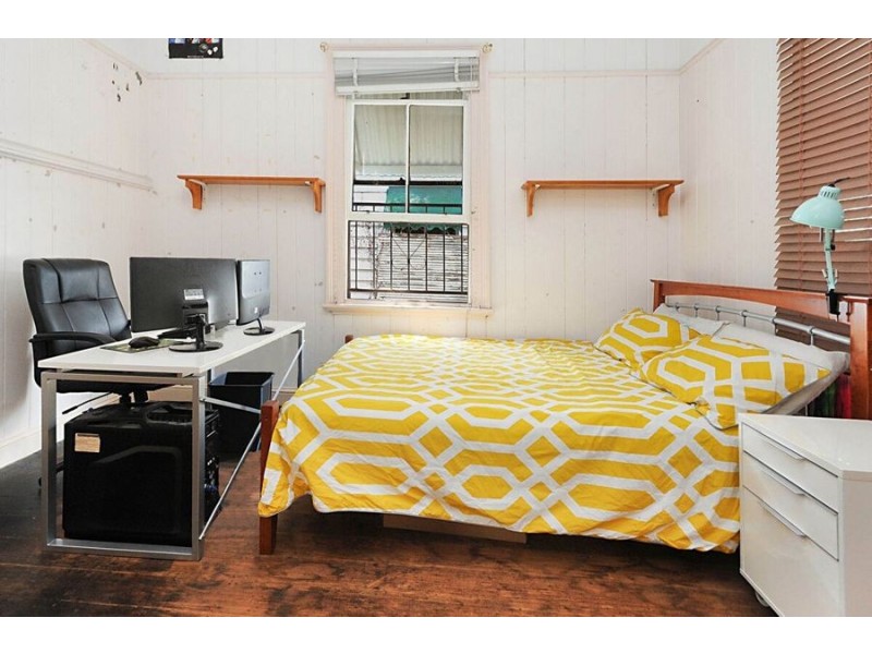 37 Walmsley St, Kangaroo Point QLD 4169