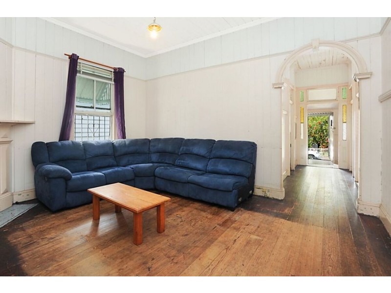 37 Walmsley St, Kangaroo Point QLD 4169