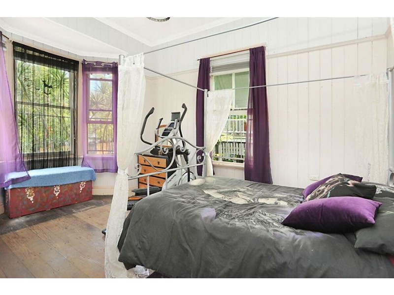 37 Walmsley St, Kangaroo Point QLD 4169