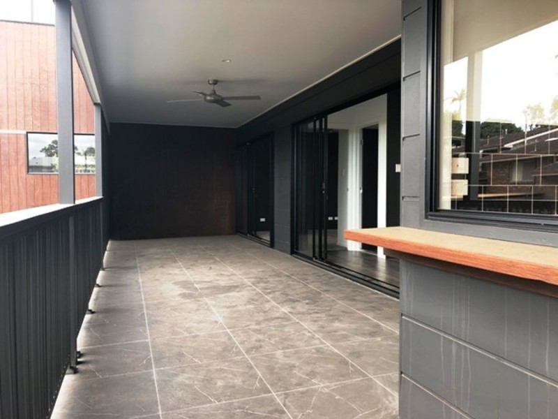 2/21 Barradine st, Greenslopes QLD 4120