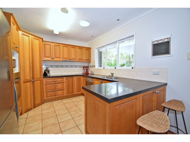 6 Laconia Street, Mansfield QLD 4122