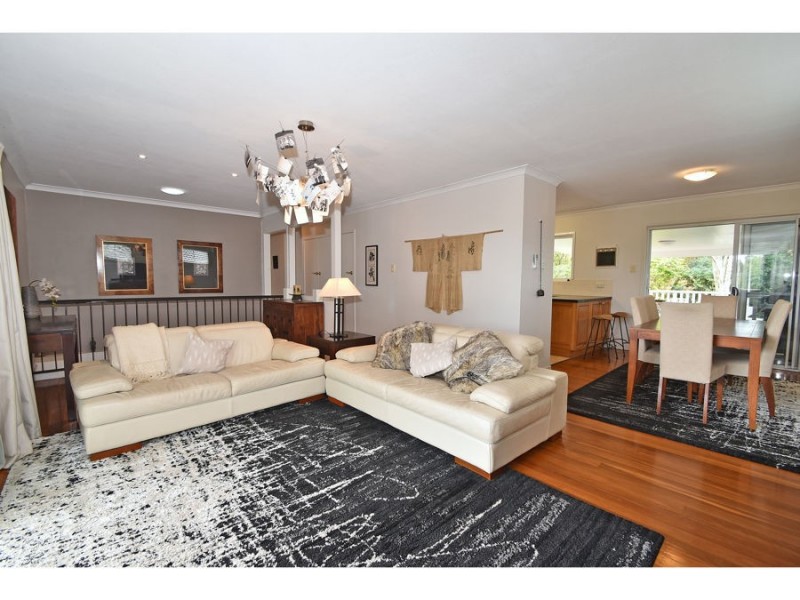 6 Laconia Street, Mansfield QLD 4122