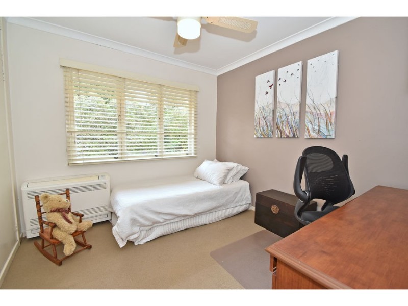 6 Laconia Street, Mansfield QLD 4122