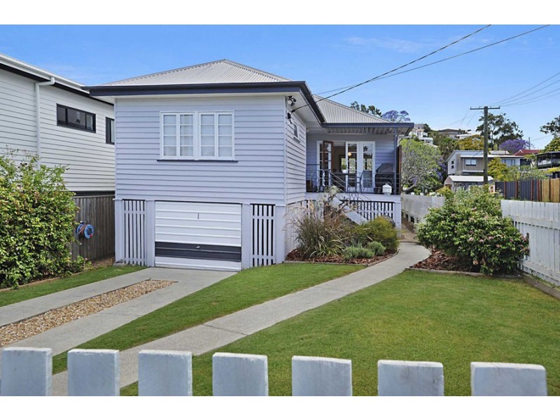 1 Iris St, Holland Park West QLD 4121