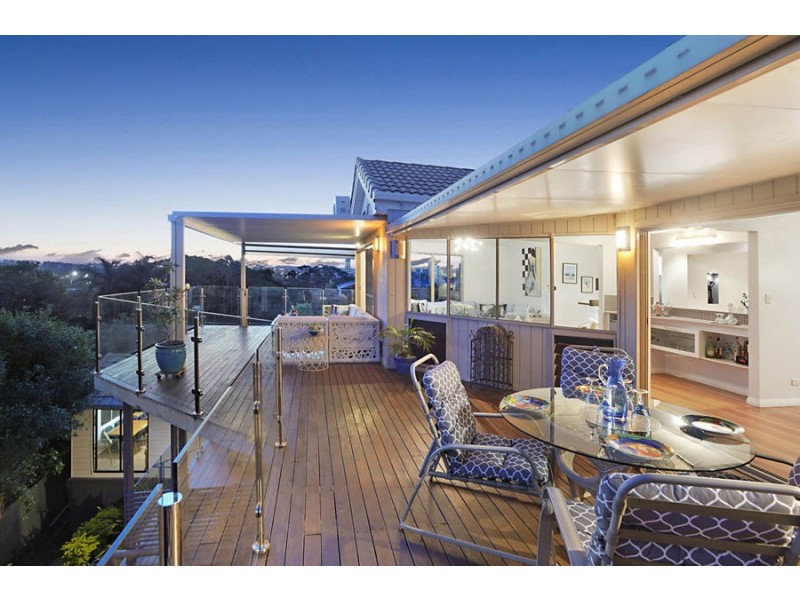 18 Aemilia Ave, Seven Hills QLD 4170